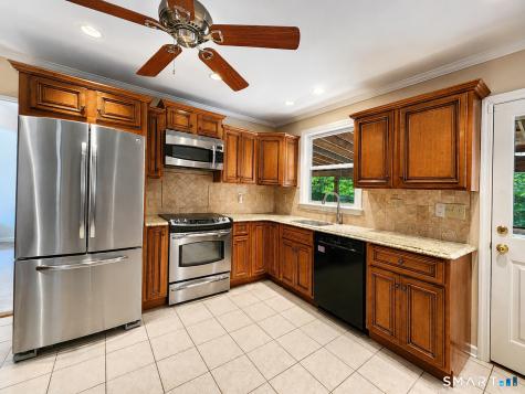 6 Nottingham Drive Stamford CT 06907