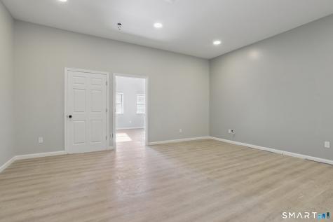 215 Bank Street New London CT 06320