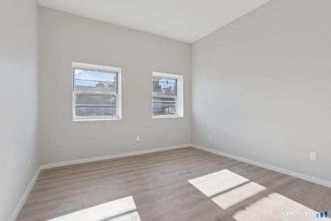 215 Bank Street New London CT 06320