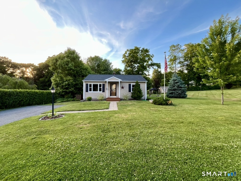 28 Brookfield Meadows Street Brookfield CT 06804