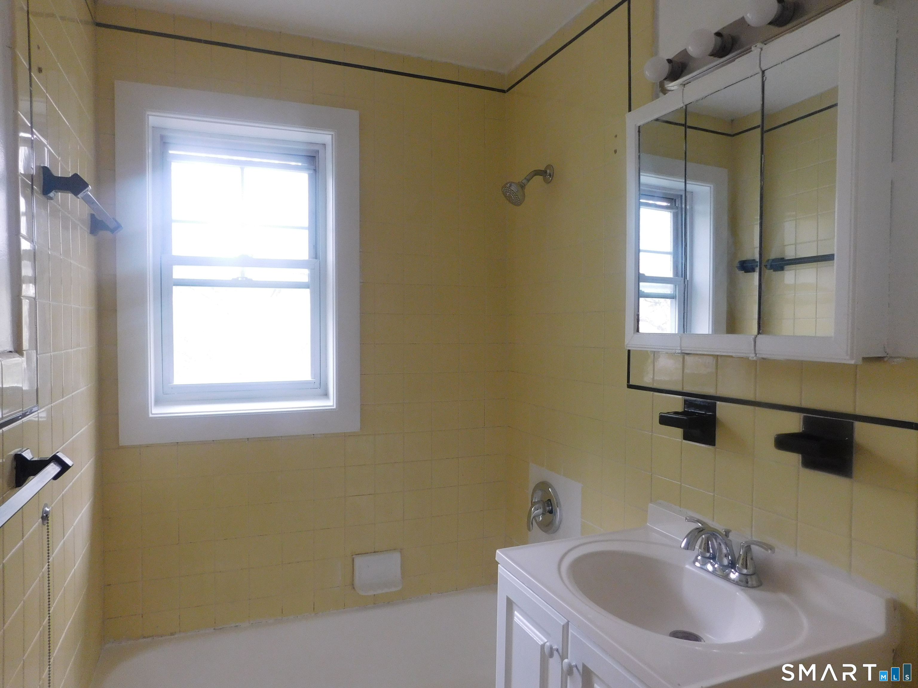45 Oakview Circle Bridgeport CT 06604
