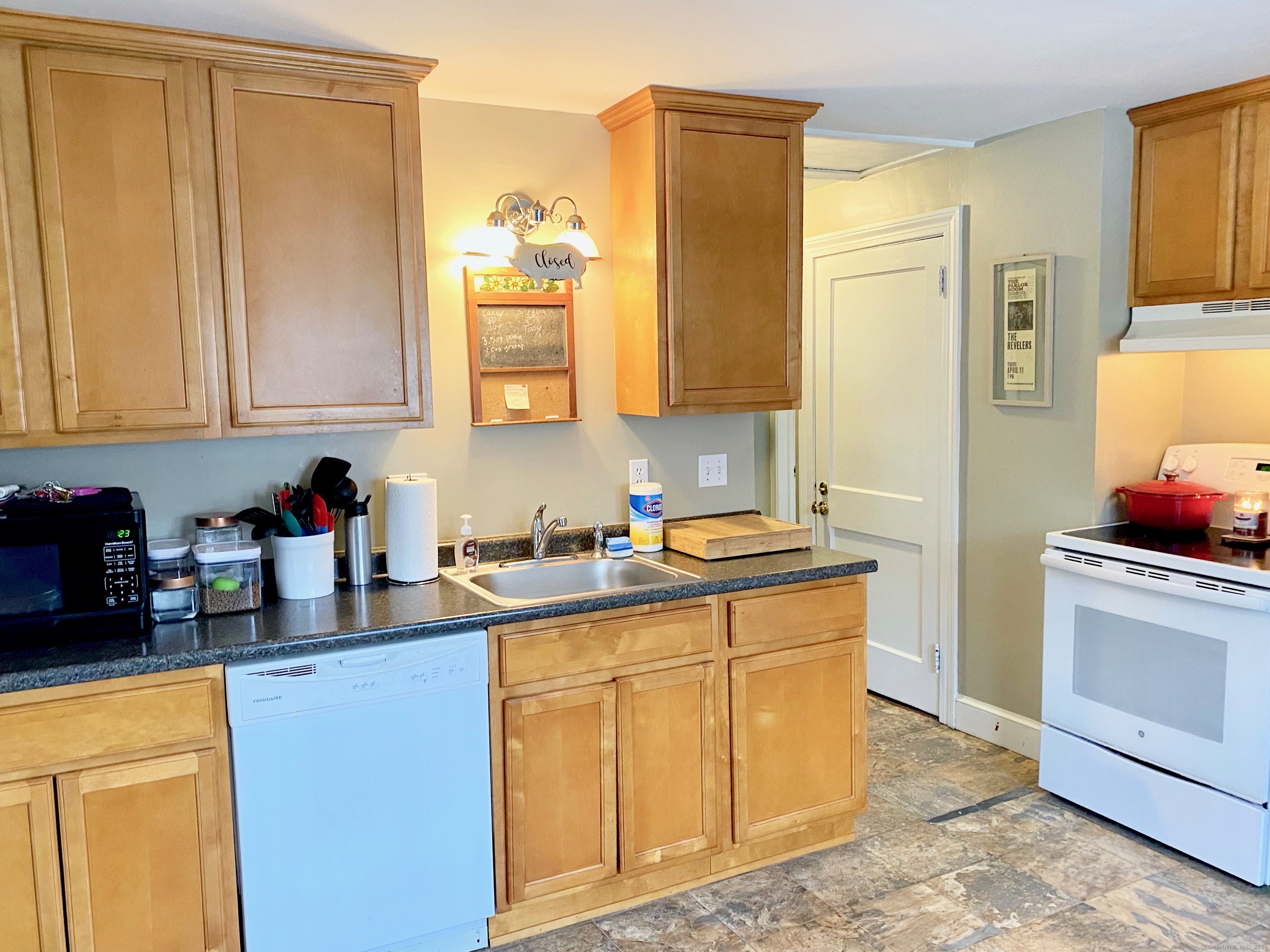 46 Faneuil Street Windsor CT 06095