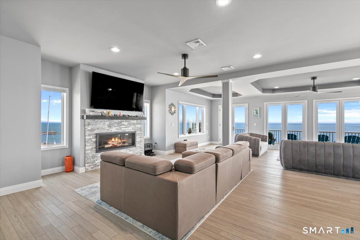 6 First Avenue East Haven CT 06512