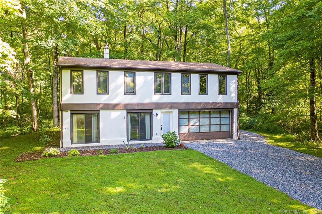 11 Sanford Road Woodbridge CT 06525