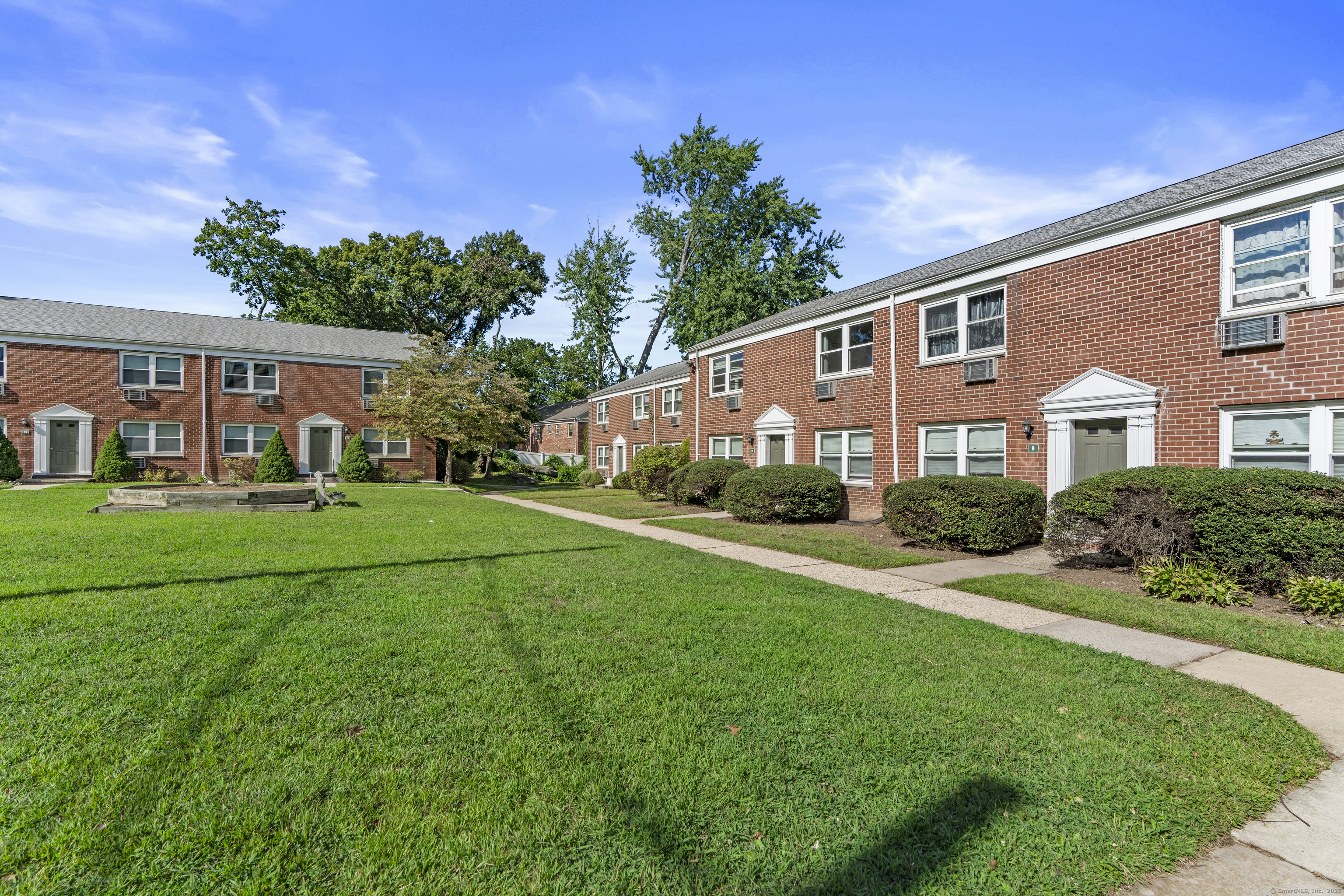 28 Hamilton Court Stamford CT 06902