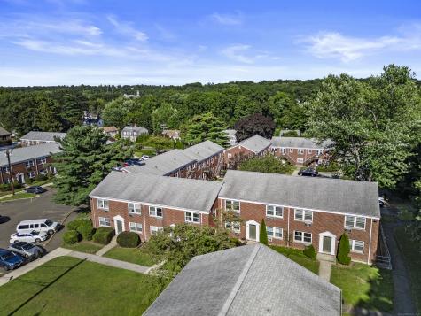 28 Hamilton Court Stamford CT 06902