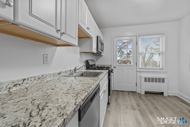 28 Hamilton Court Stamford CT 06902