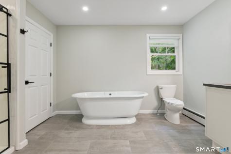 85 Michael Drive Guilford CT 06437