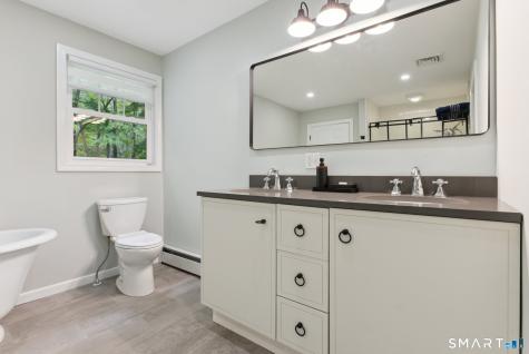 85 Michael Drive Guilford CT 06437