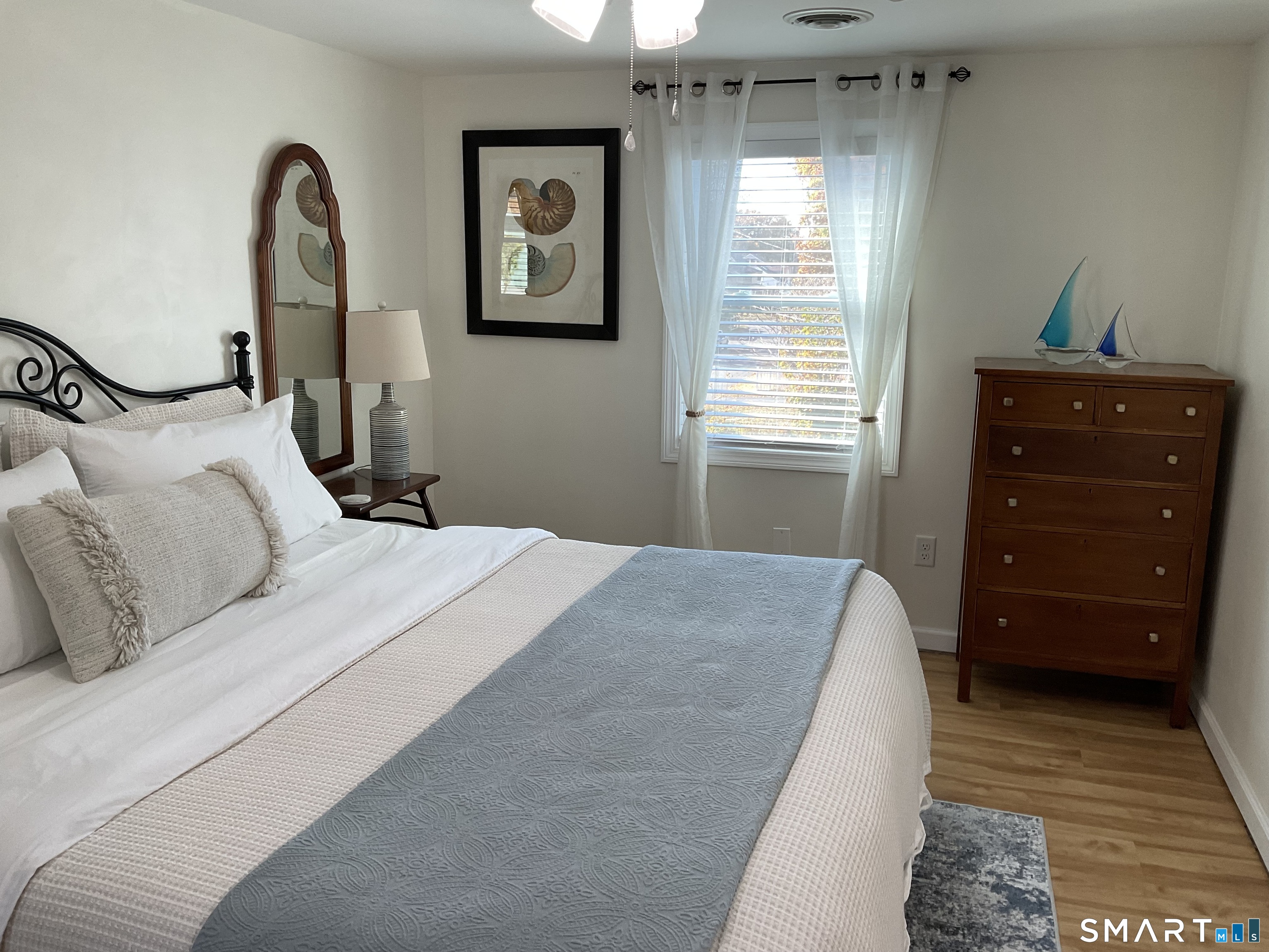 12 East Bishop Street Waterford CT 06385