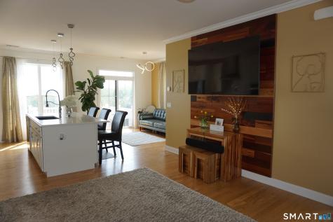 127 Brentwood Circle Danbury CT 06810