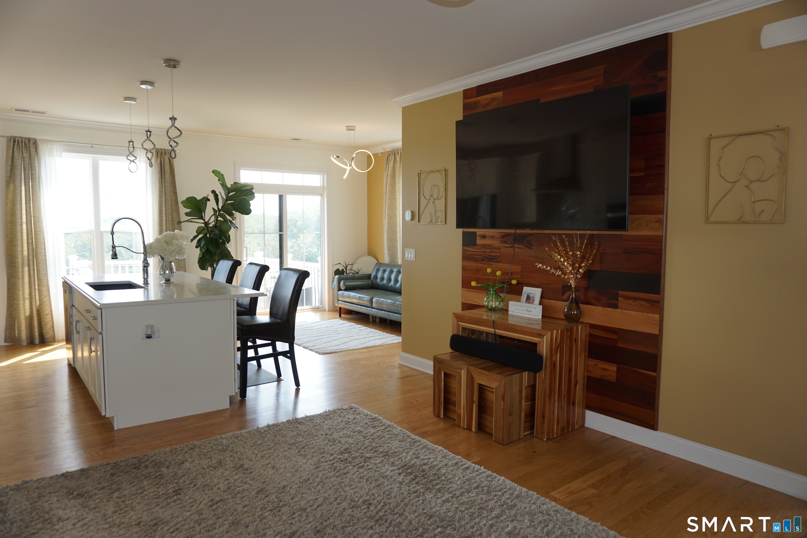 127 Brentwood Circle Danbury CT 06810