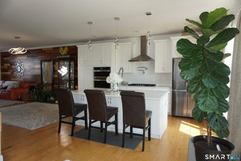 127 Brentwood Circle Danbury CT 06810
