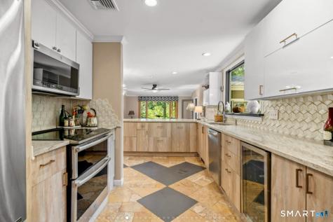 92 Kenmore Road Bloomfield CT 06002