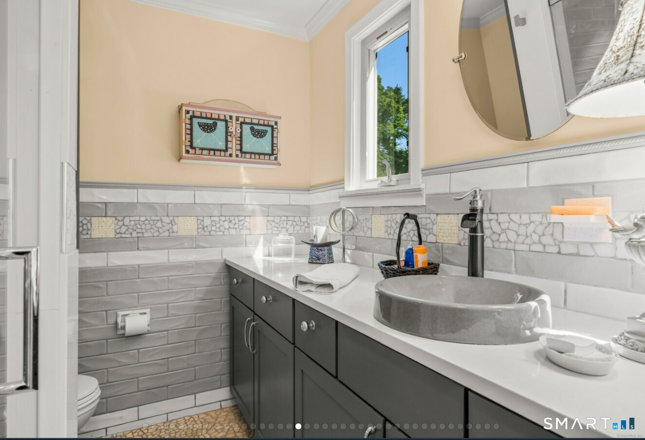 92 Kenmore Road Bloomfield CT 06002
