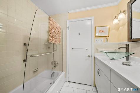 92 Kenmore Road Bloomfield CT 06002
