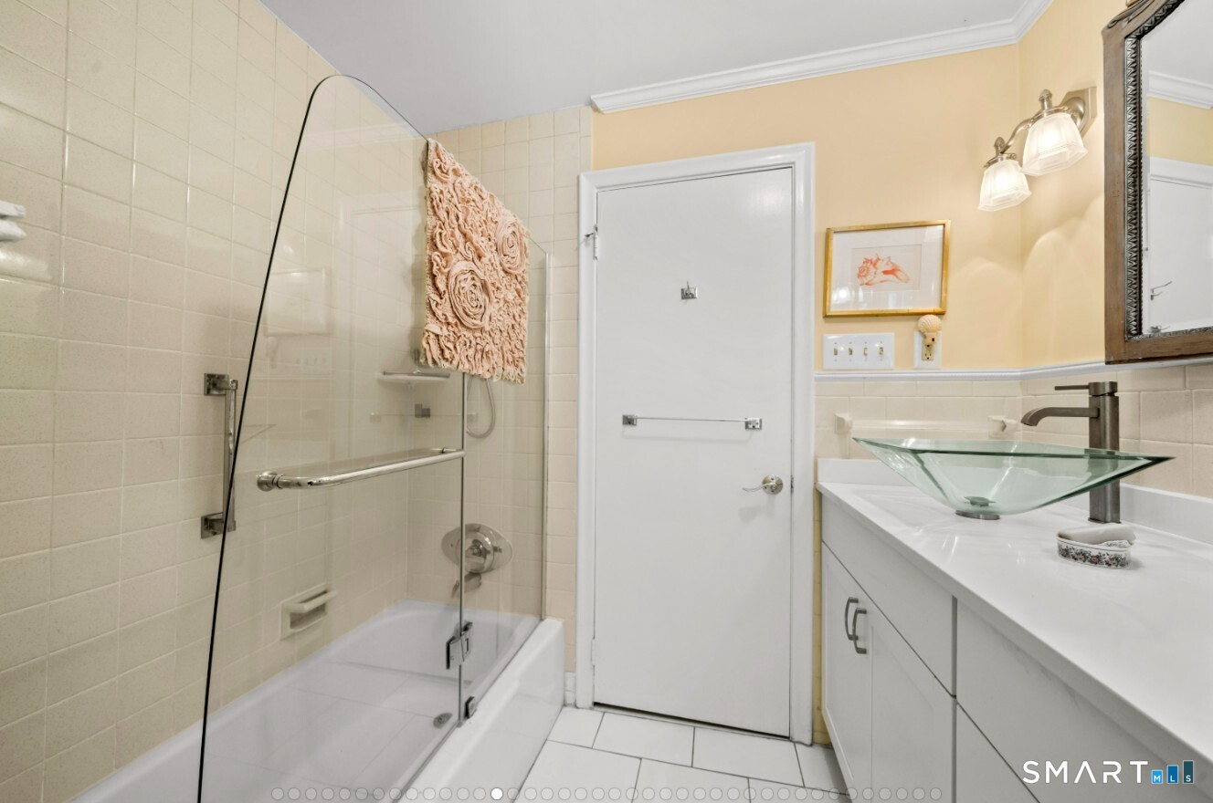 92 Kenmore Road Bloomfield CT 06002