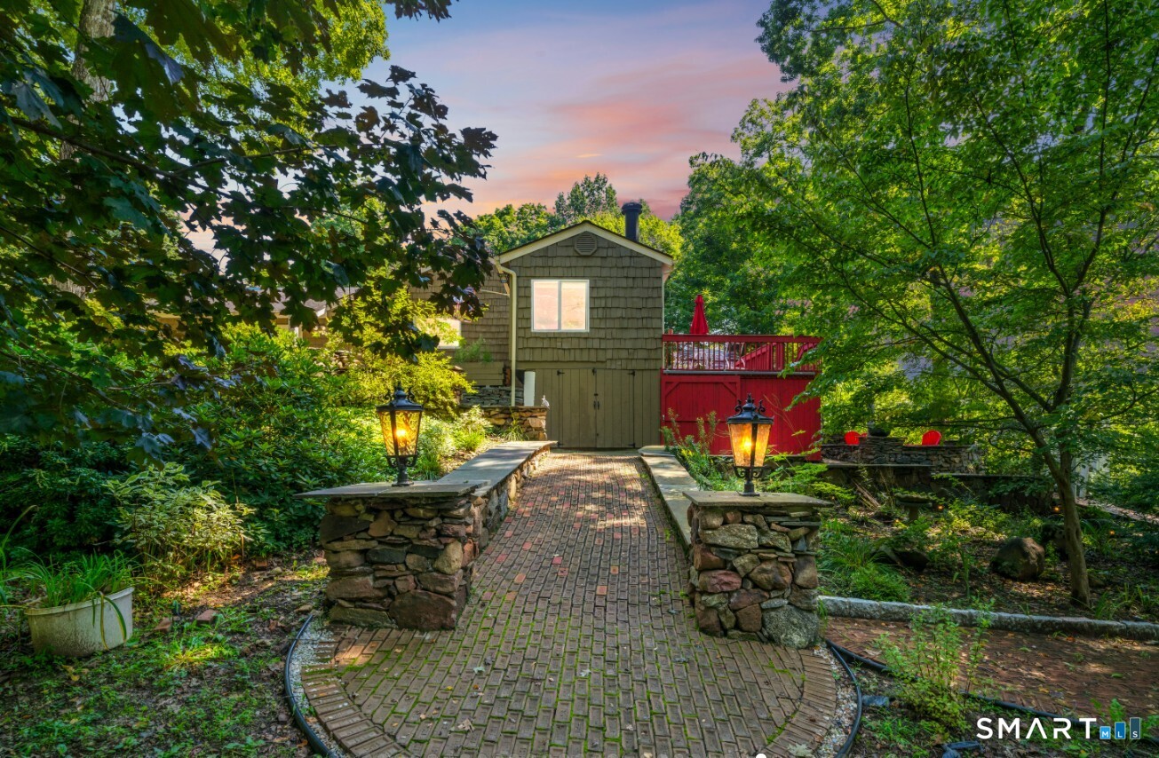 92 Kenmore Road Bloomfield CT 06002