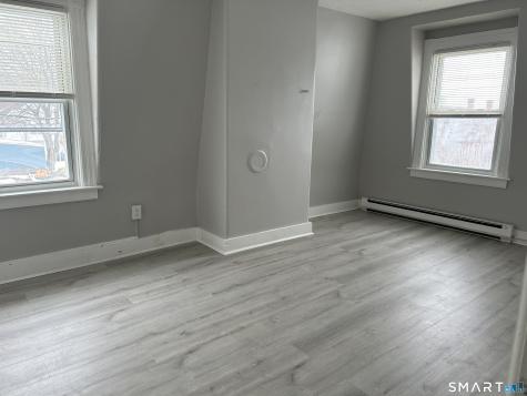 22 Hawthorne Street Norwich CT 06360