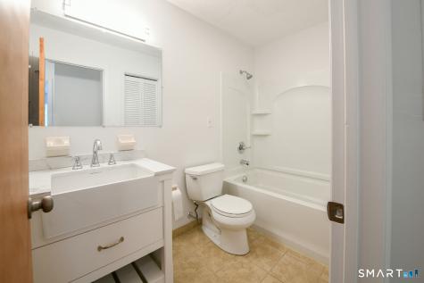 2 Hamre Lane Branford CT 06405