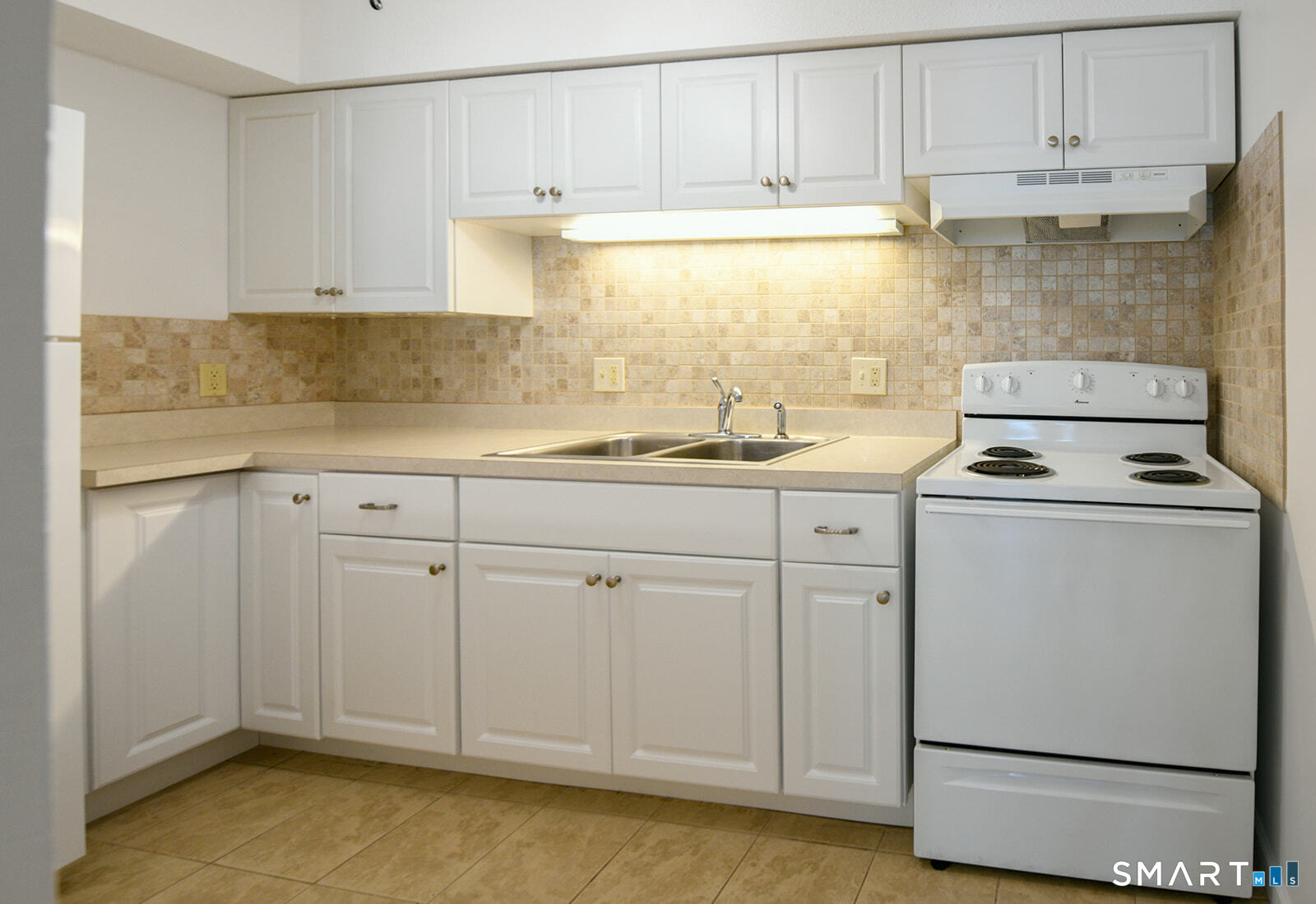 2 Hamre Lane Branford CT 06405