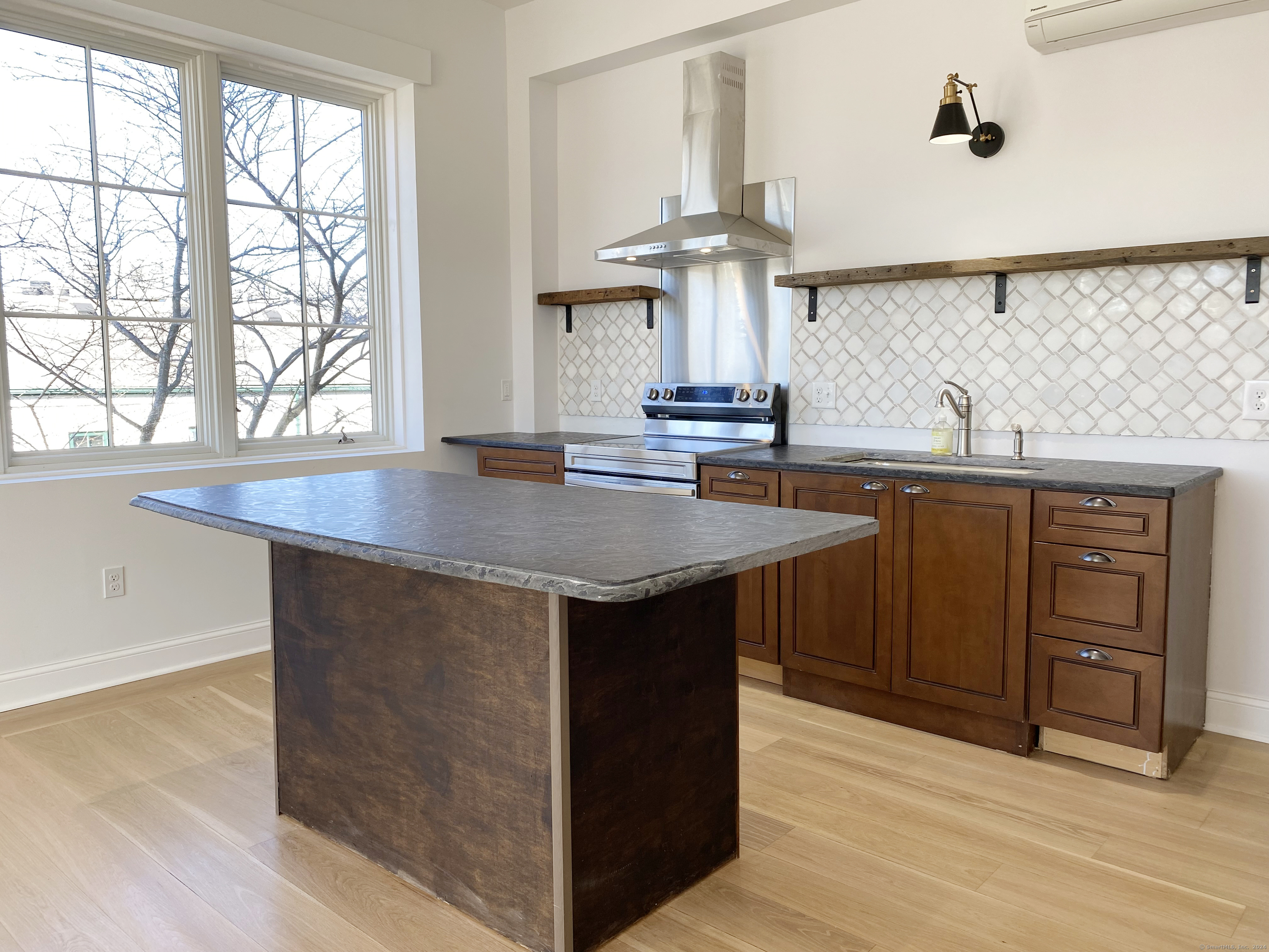 15 River Street Milford CT 06460