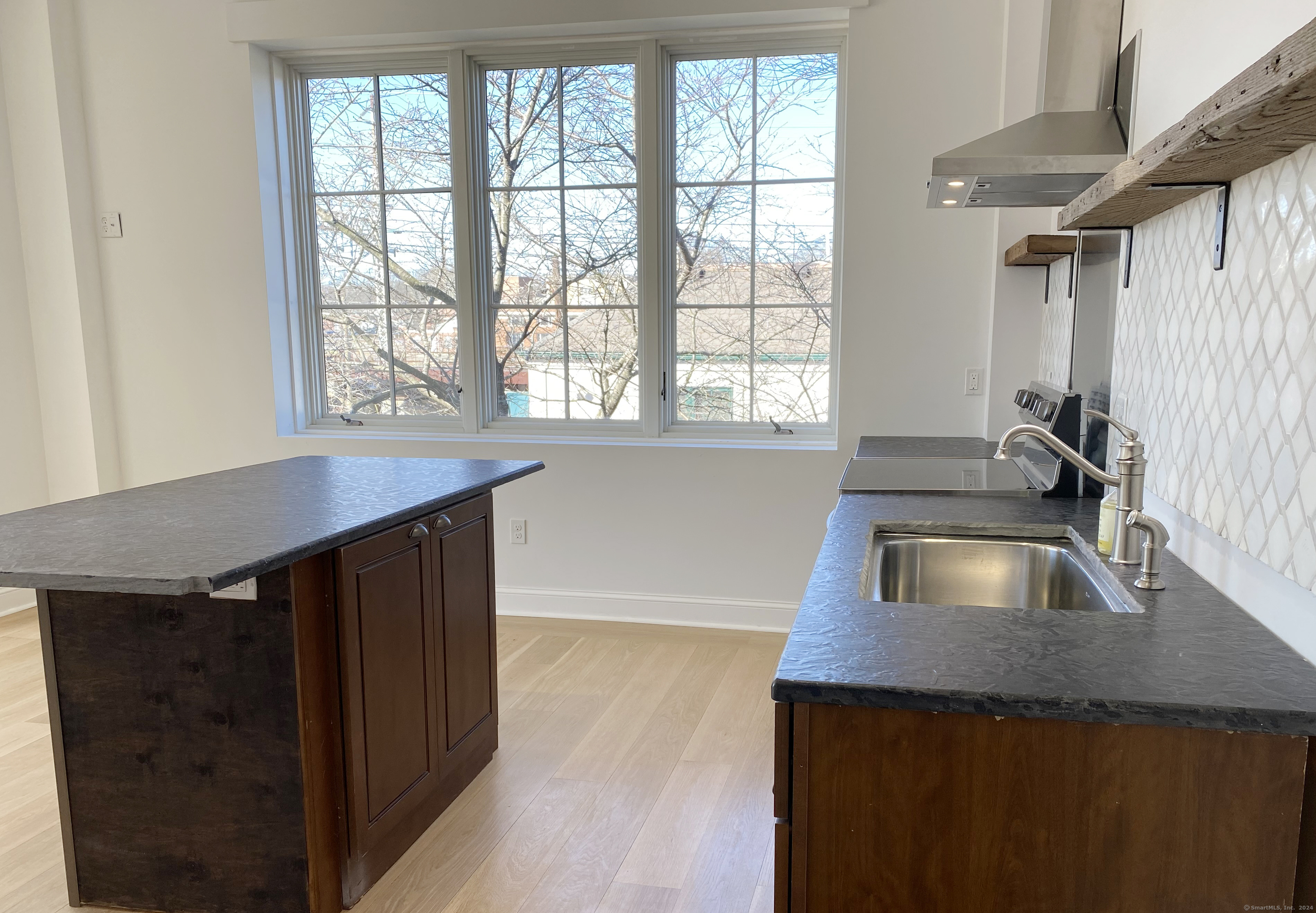 15 River Street Milford CT 06460