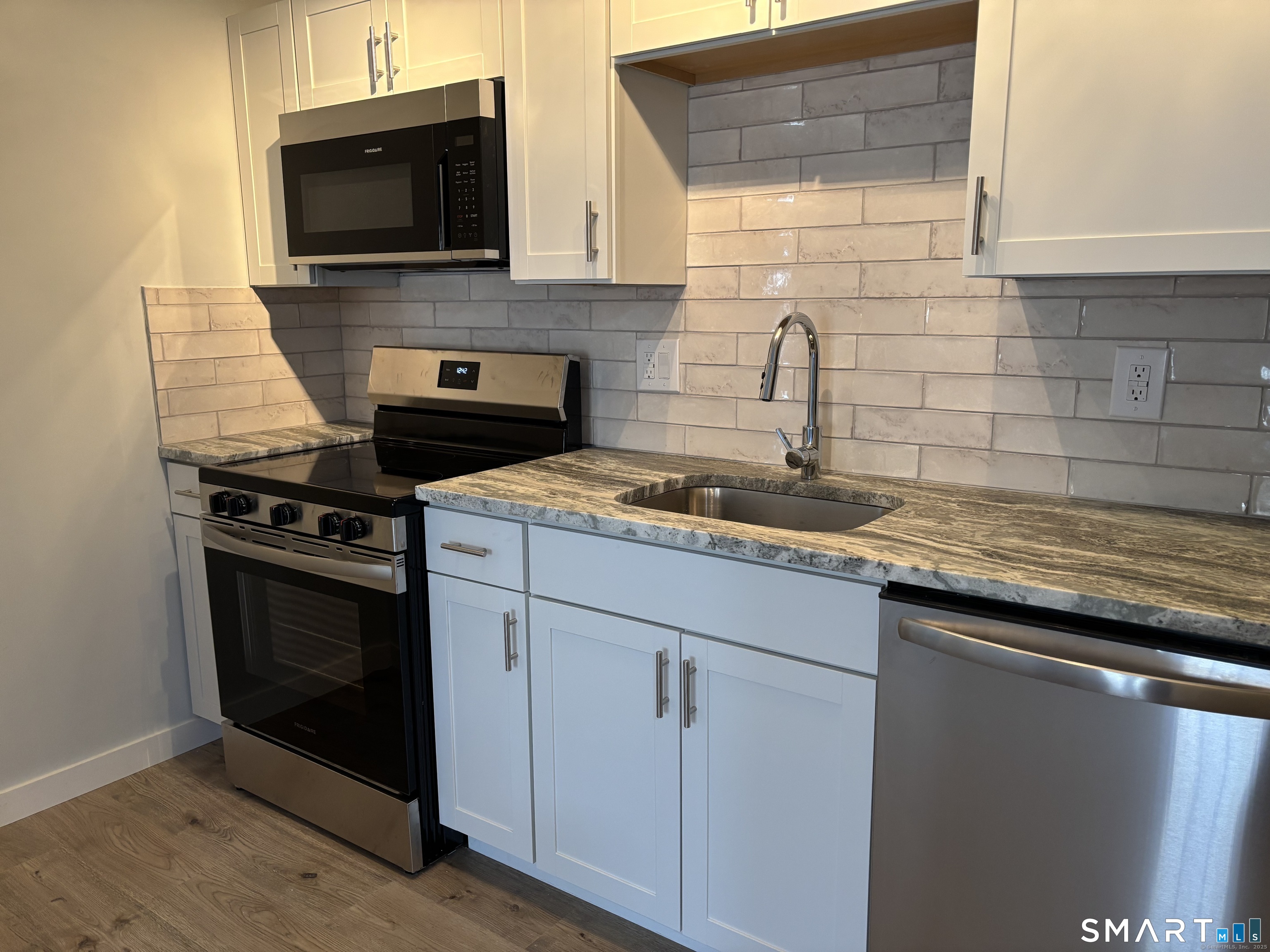82 Longview Street Waterford CT 06385