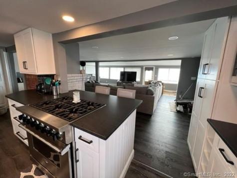 21 Groveway Clinton CT 06413
