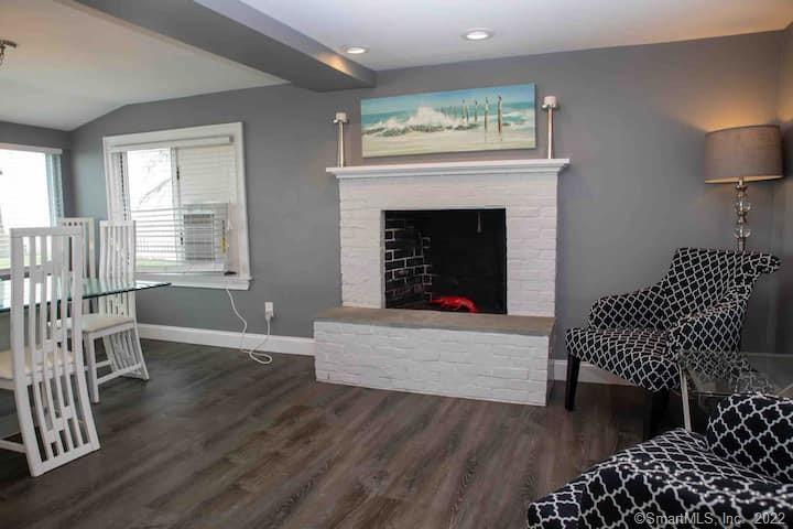 21 Groveway Clinton CT 06413
