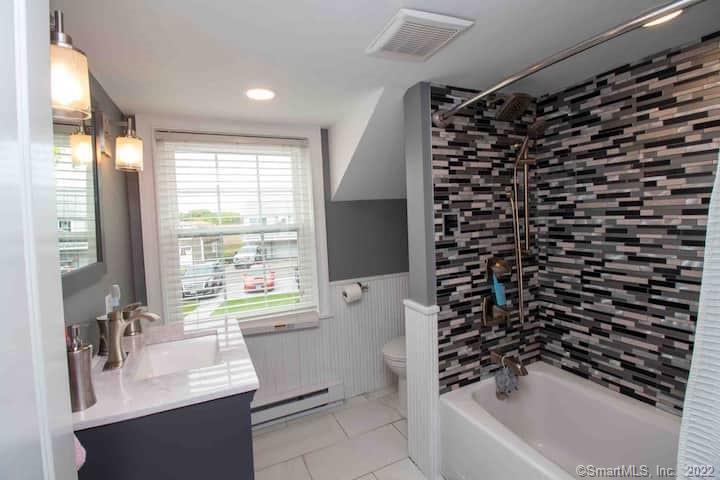 21 Groveway Clinton CT 06413