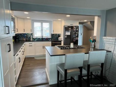 21 Groveway Clinton CT 06413