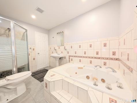 139 Little Deer Road Bridgeport CT 06606