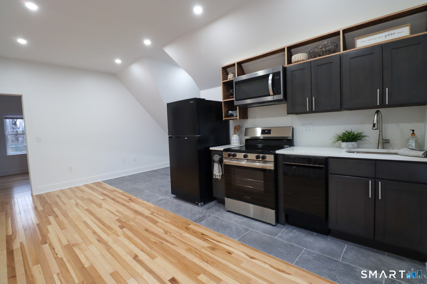 55 Channing Street New London CT 06320