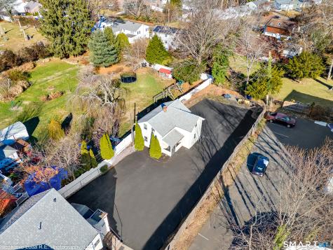 31 Monroe Street Branford CT 06405