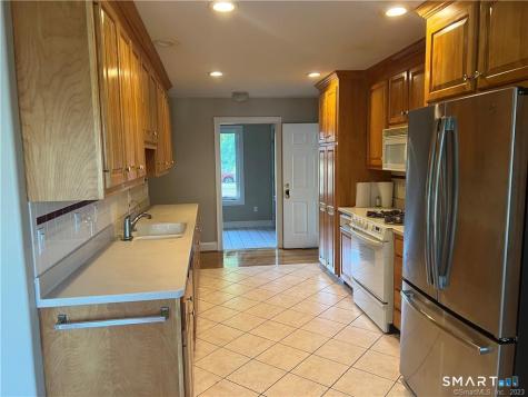 6 Kingsley Drive South Windsor CT 06074