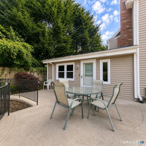 561 Hopewell Road Glastonbury CT 06073