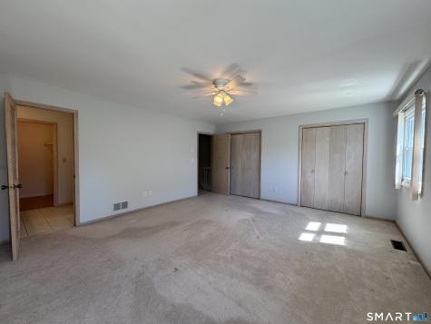 223 Deer Run Shelton CT 06484