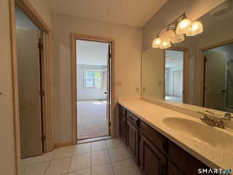 223 Deer Run Shelton CT 06484