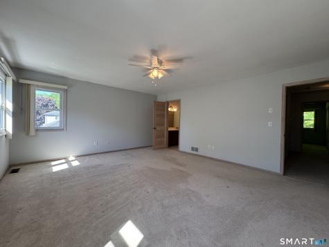 223 Deer Run Shelton CT 06484