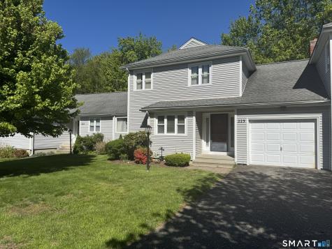 223 Deer Run Shelton CT 06484