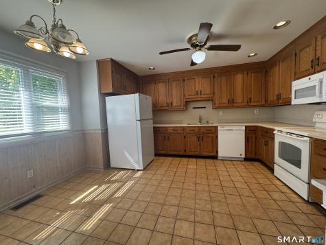 223 Deer Run Shelton CT 06484