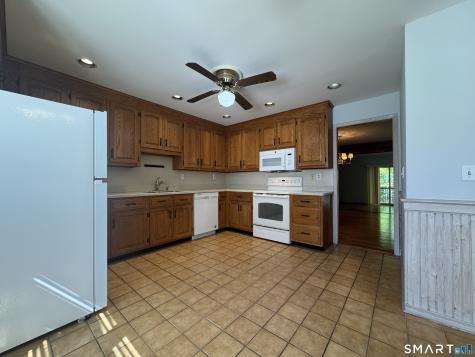 223 Deer Run Shelton CT 06484
