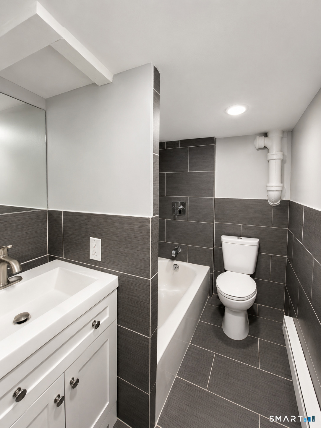 3-17 Curve Street Branford CT 06405