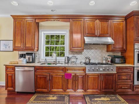 56 Barholm Avenue Stamford CT 06907