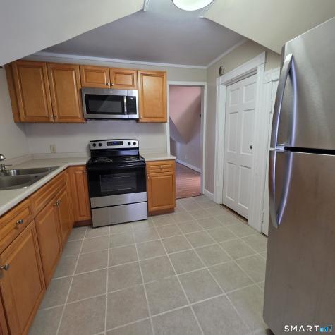 142 Oakland Terrace Hartford CT 06112