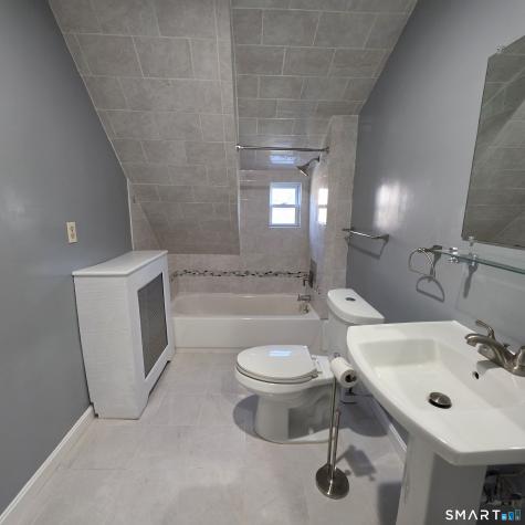 142 Oakland Terrace Hartford CT 06112