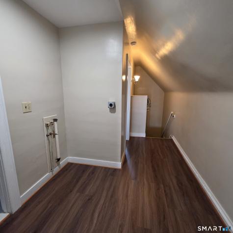 142 Oakland Terrace Hartford CT 06112