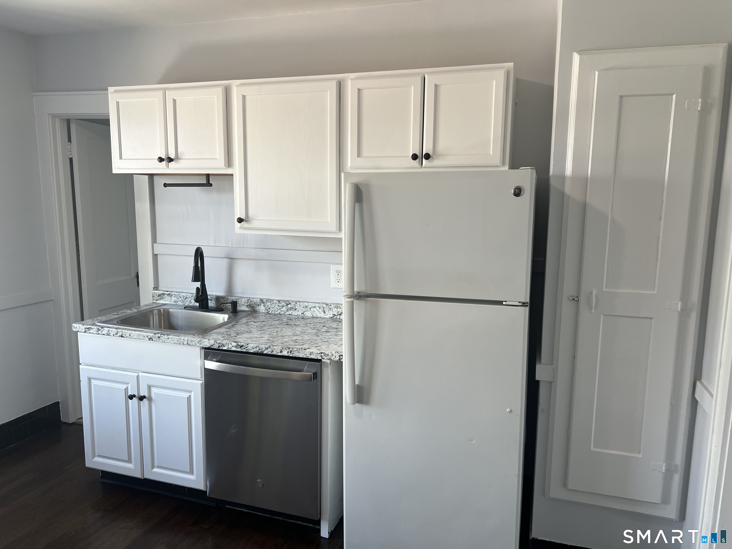 24 Circular Avenue Bridgeport CT 06605