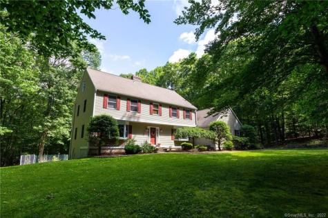 4 Lilac Lane Easton CT 06612